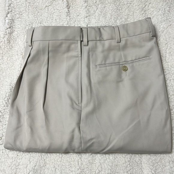 Jos A Bank Traveler pants size 40W x 36L - Picture 10 of 10